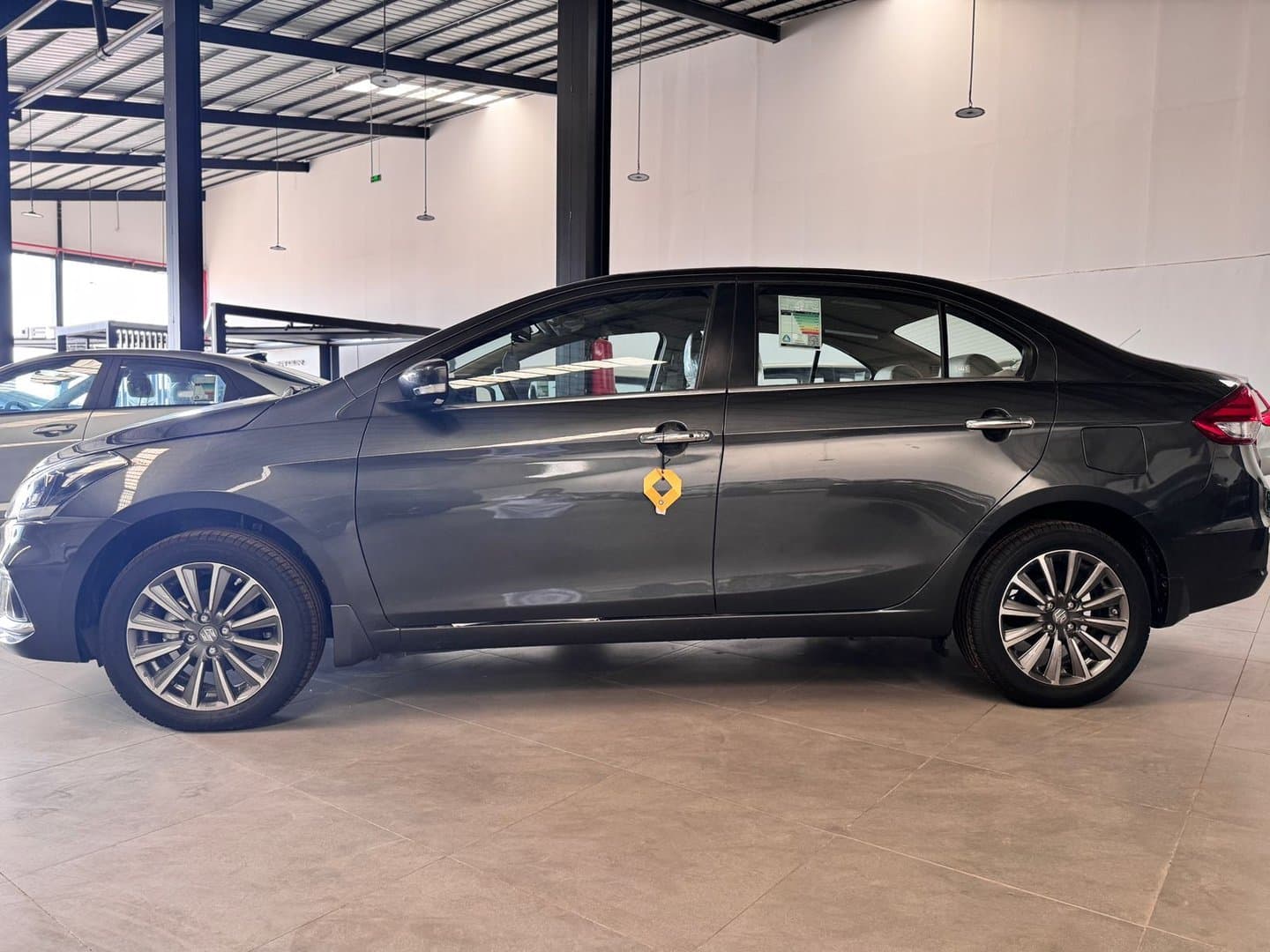 Suzuki Ciaz GLX 2023 thumbnail 2