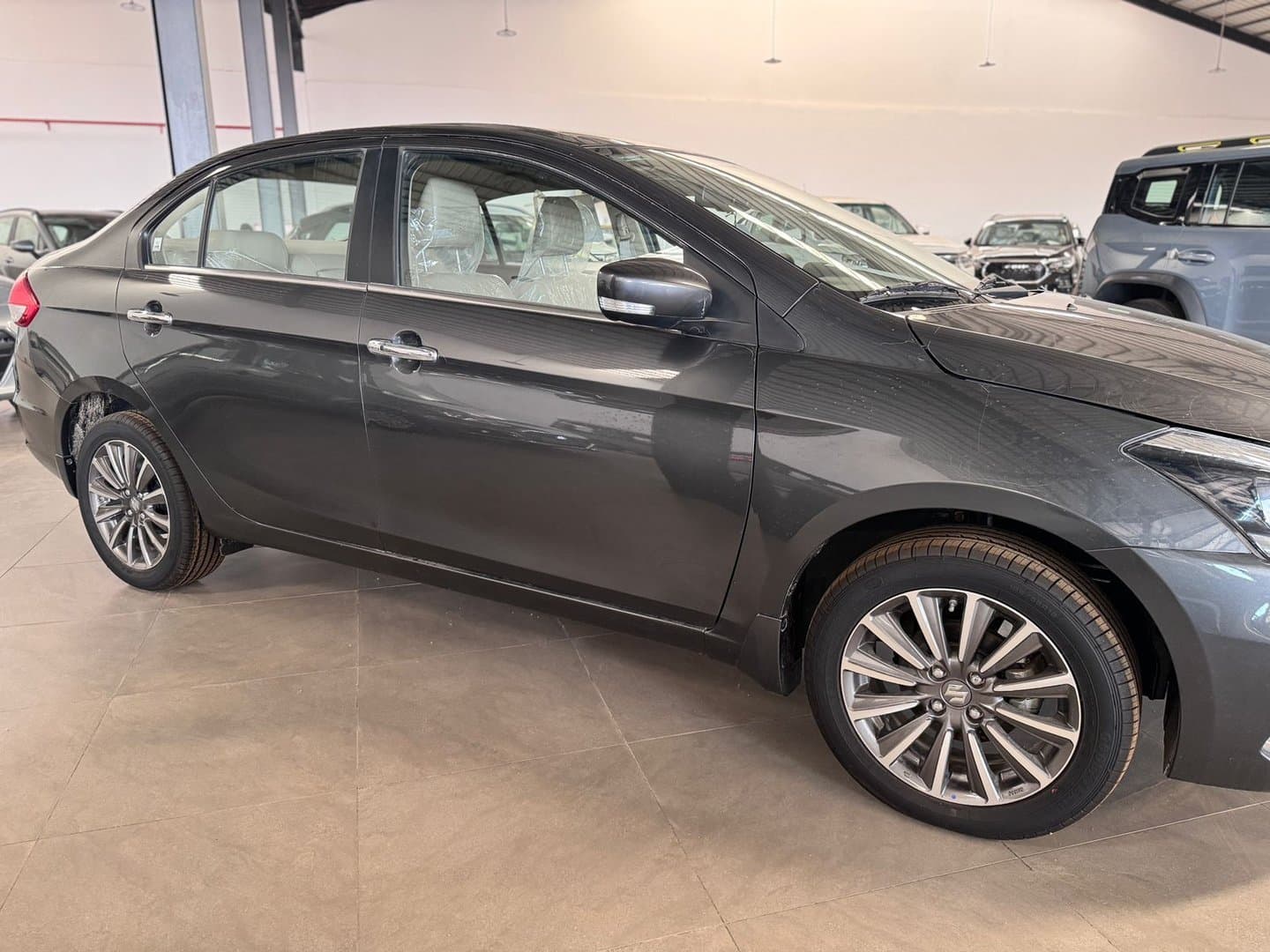 Suzuki Ciaz GLX 2023 thumbnail 3